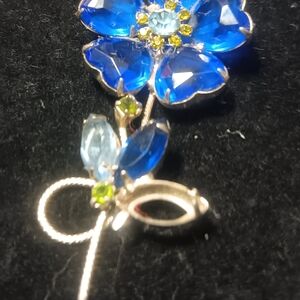 Elegant Blue Floral Brooch